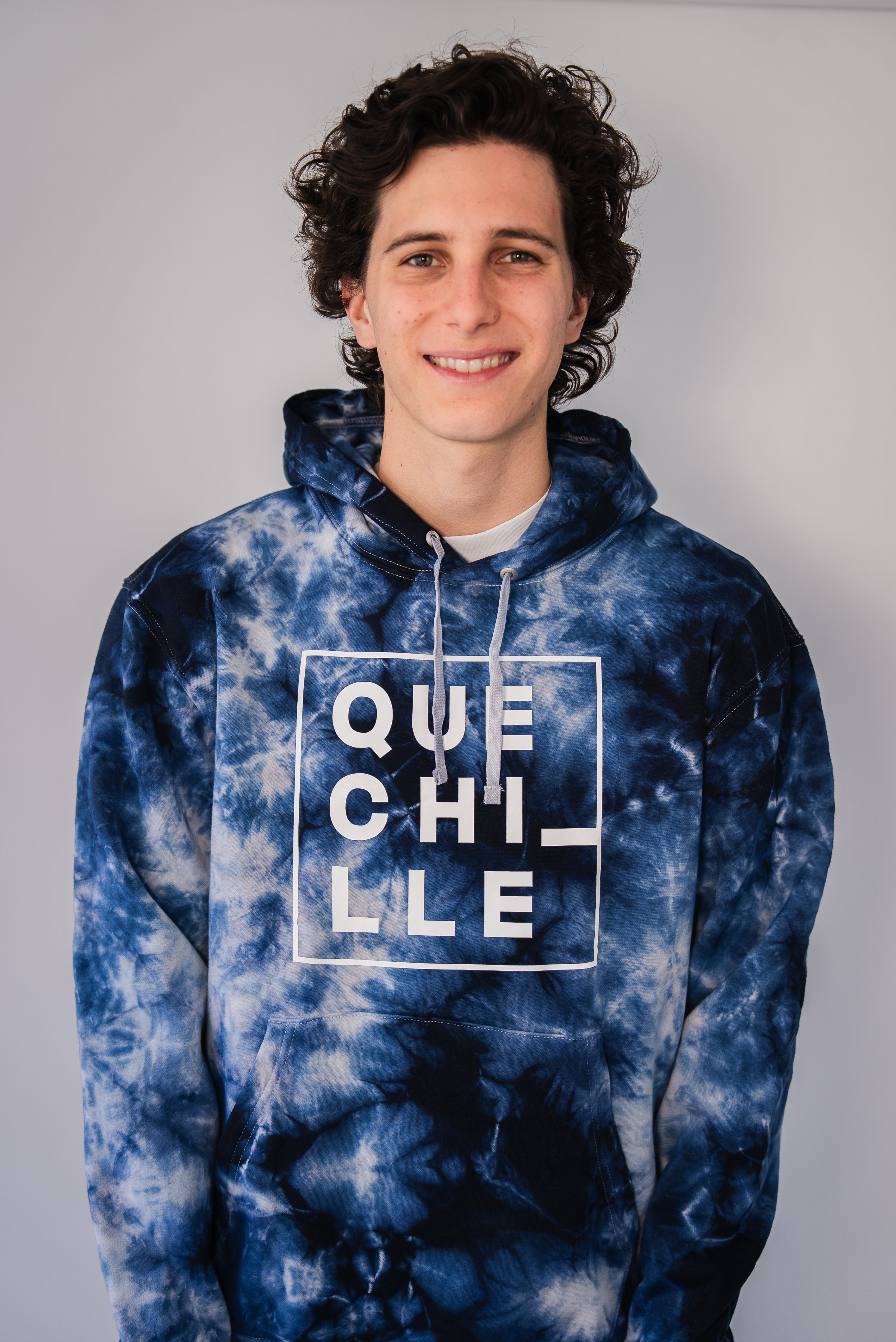 Hoodie ¡QUE CHILLE! Tie Dye Blue