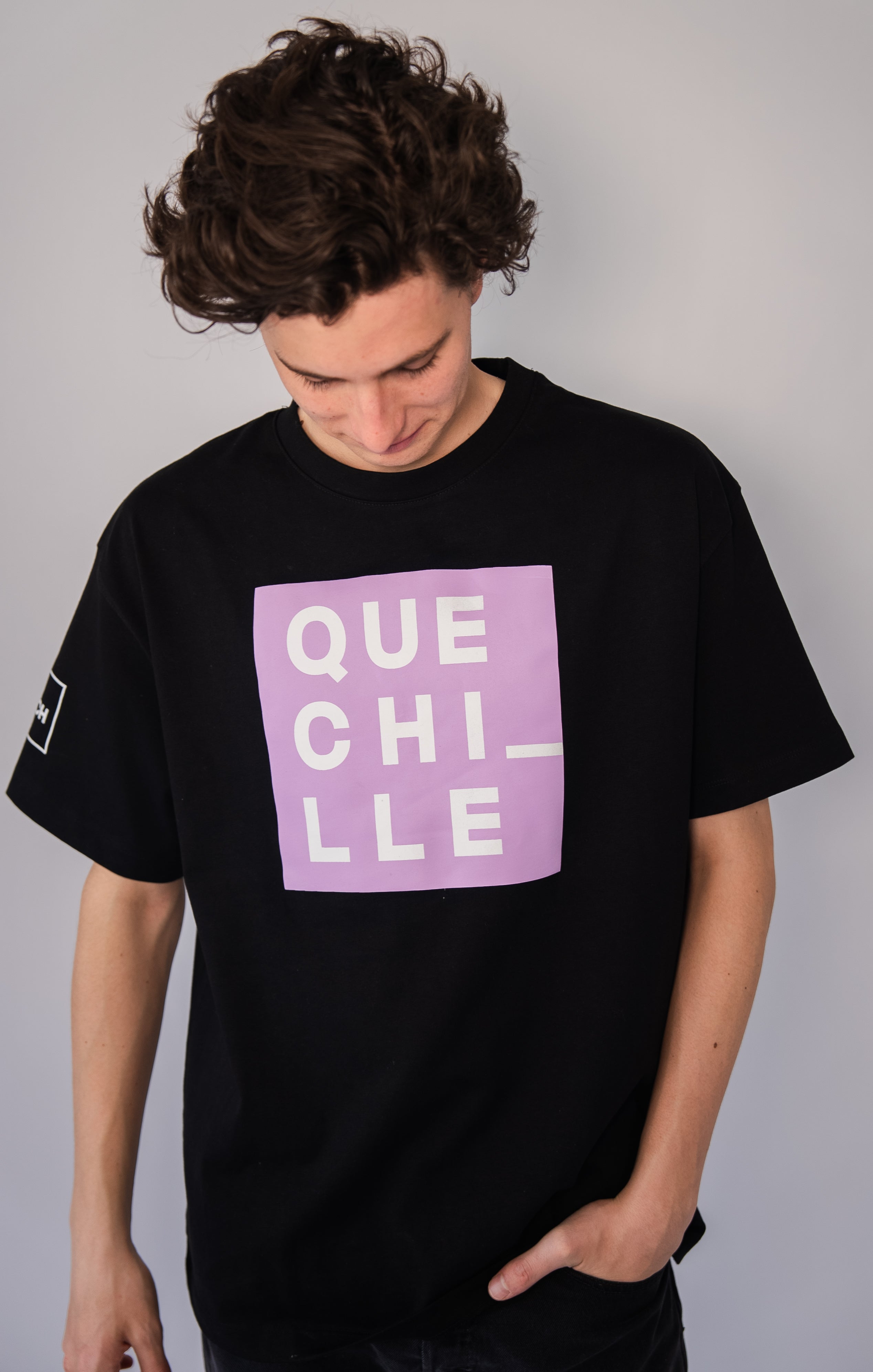 Playera Oversize ¡QUE CHILLE! Black Edition