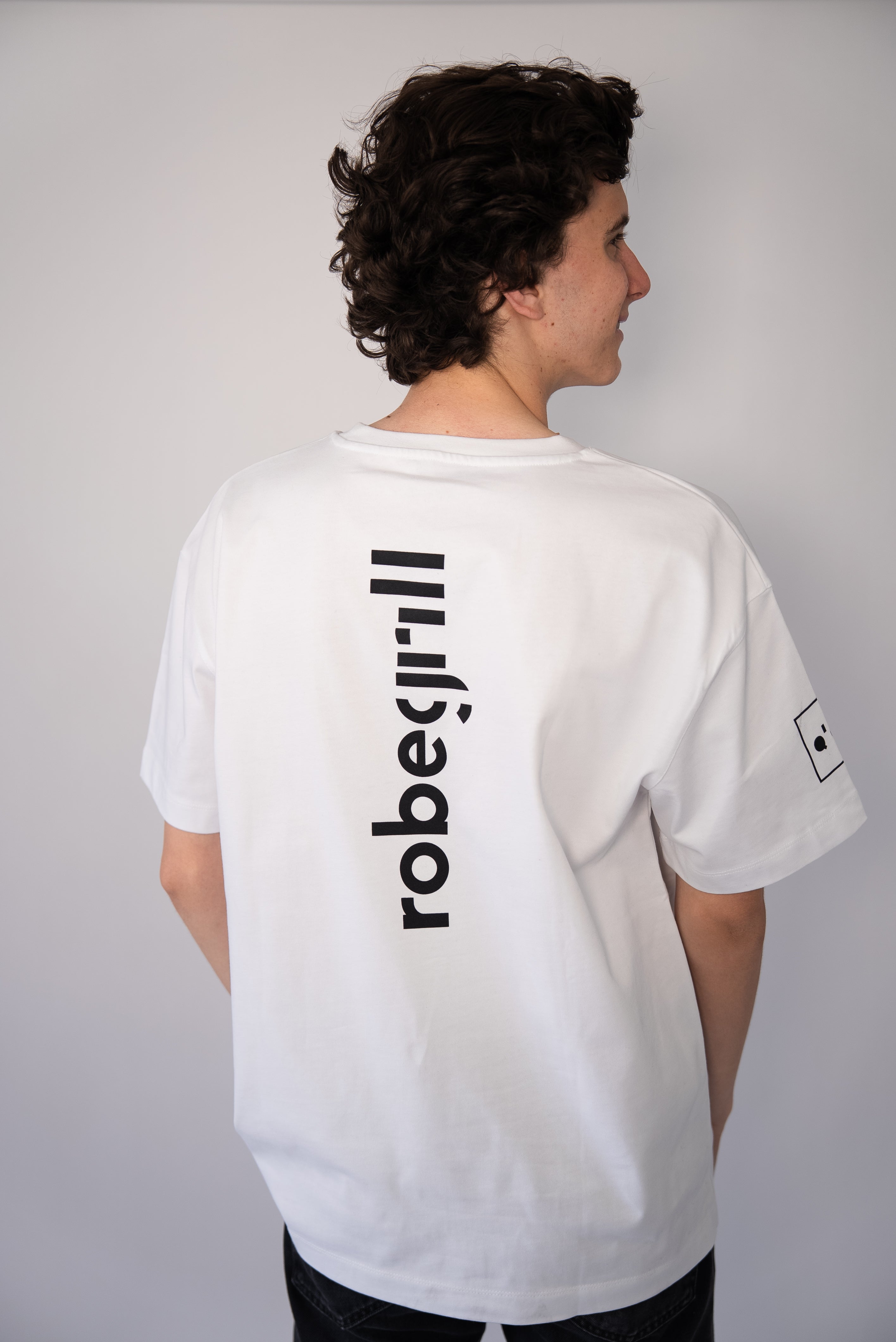 Playera Oversize ¡QUE CHILLE! White Edition